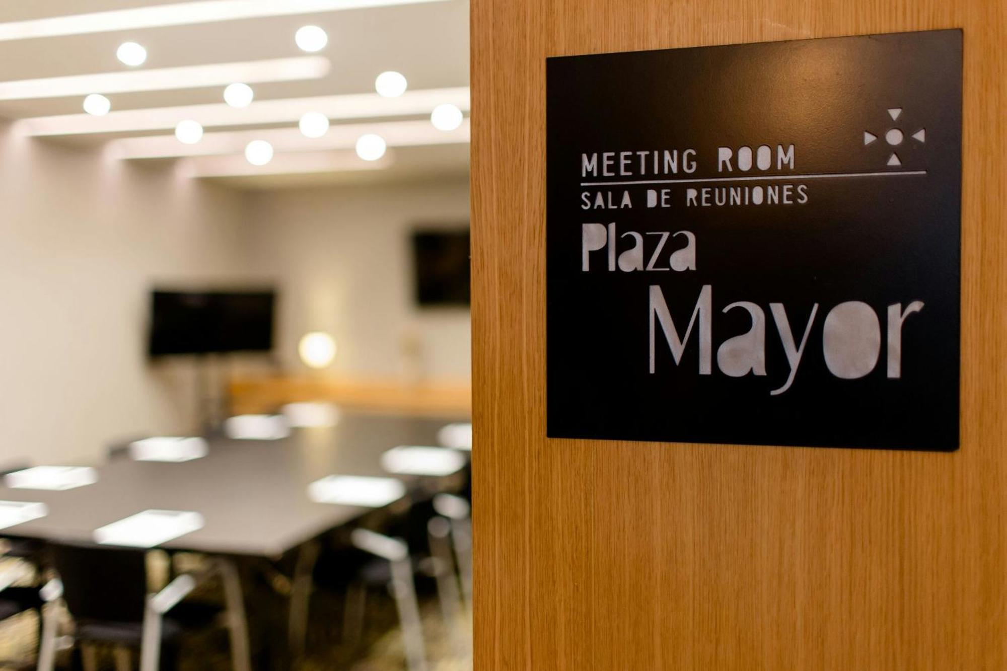 Motel One Madrid-Plaza De Espana — Photos 1